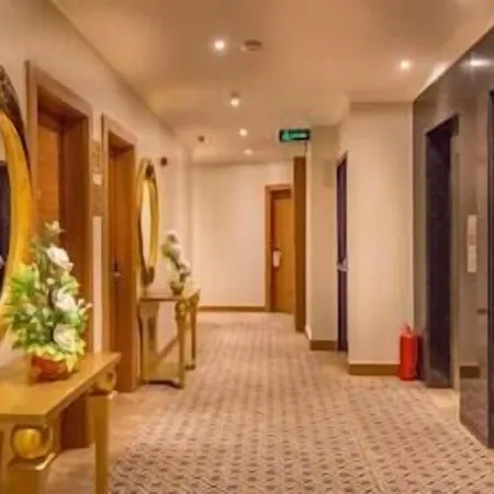 グランド ローザ ホテル 2*